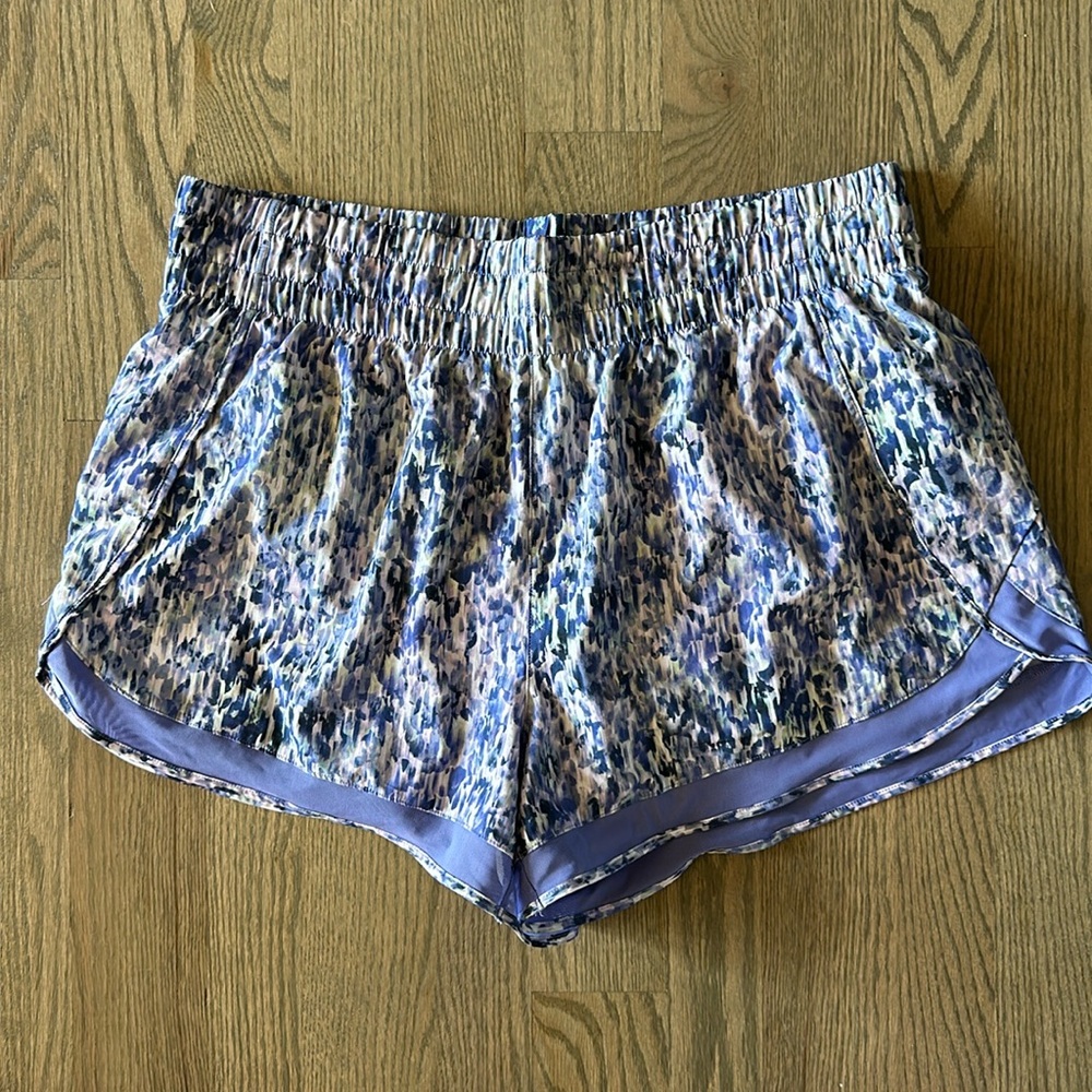 Athleta high rise mesh racer 3” size xl super pretty print!